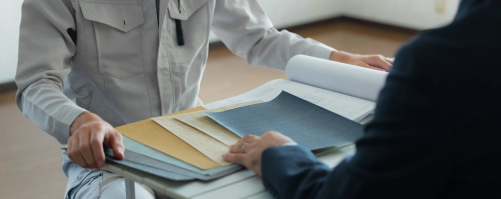 経営者と対面やオンラインで親身に相談に応じる伴走型ファクタリングのイメージ